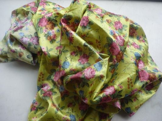 家/ホテルのための 100% のポリエステル カーテン/テーブルクロスの生地材料