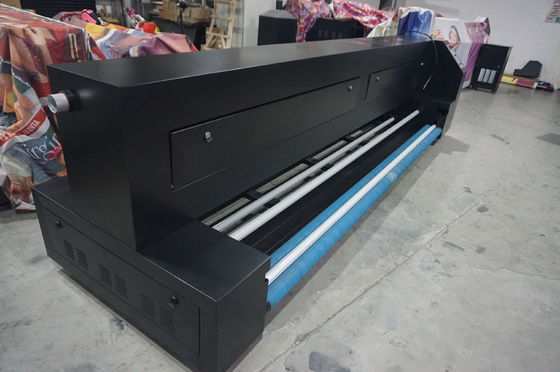 上塗を施してある生地色の固定のための自動熱昇華機械