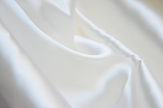 昇華は乾燥したポリエステル サテンの生地のデジタル印刷の生地に速く塗りました