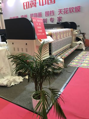 大型の高リゾリューションの旗の印字機の自動巻き取り装置および供給