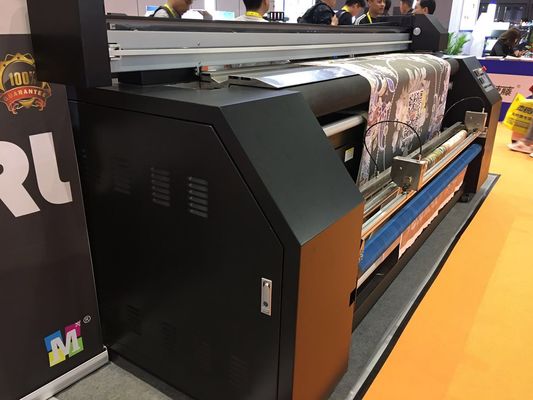 Epson DX5の直接昇華織物/生地の旗の印字機は先頭に立ちます