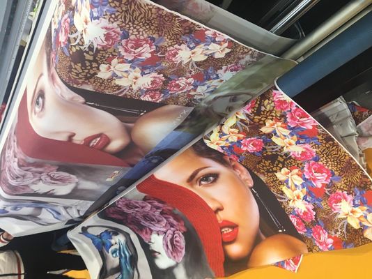 生地のためのCMYKデジタル・プリンタ/Epson 4720の頭部が付いている昇華印字機