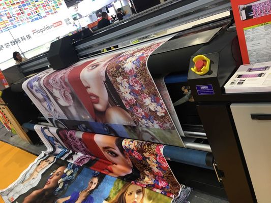 タイプを転がすポリエステル旗の旗の印字機ロール