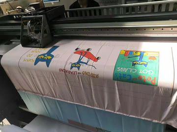 デジタル織物の印字機3.2mの最高の印刷物幅を転がす自動ロール