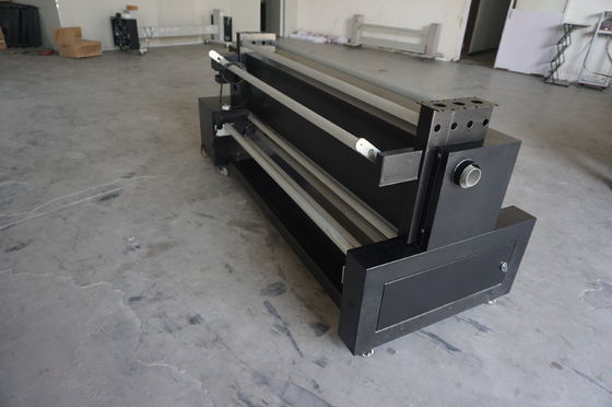 織物プリンターのための二重 CMYK 1.8m の昇華ポリエステル染料の昇華機械